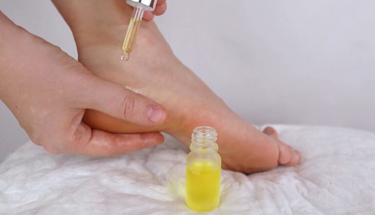 Moisturizing dry cracked feet